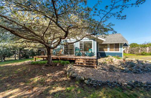 Sequim Escape with Gas Grill and Deck, Walk to Beach! - Foto 29