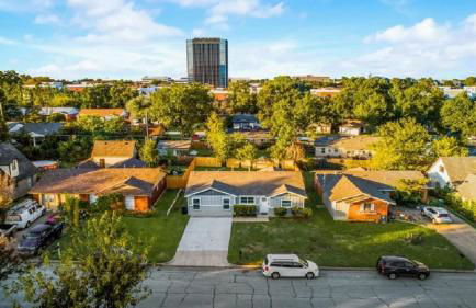 Luxury Home w Hot Tub near AT&T Stadium - Foto 40