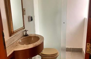 Casa Histórica de Sérgio Ferro - Arquitetura Moderna - Foto 29