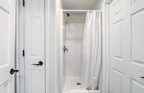 Watkins Glen Lakeview Cottage with Waterfall! - Foto 38