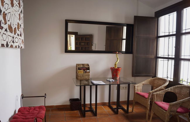 Apartamentos Los Patios de la Judería - Photo 12