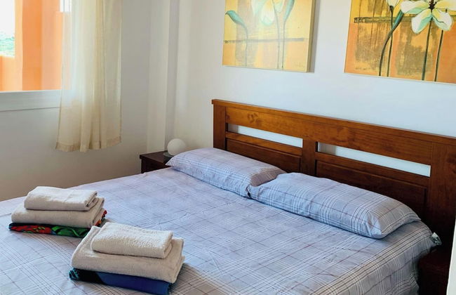 Seaview 2 Bed Apartment Sleeps 4 - Terrace - Pool - Foto 2