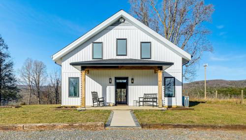 Peaceful Farmhouse Retreat 6 Mi to Virginia Tech! - Foto 4