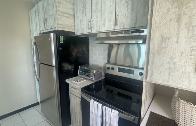 Ocean View 2 Bed 1 Bath 2 Parkings Pool - Photo 9