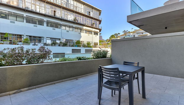 One Bedroom With Balcony and City Views - Foto 5, Balcón