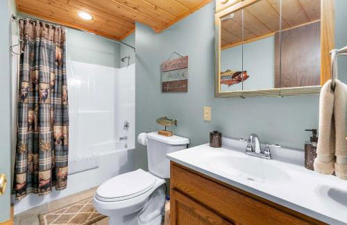 8 Mi to Dogwood Canyon Cozy Cabin with Deck - Foto 13