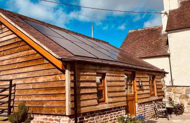 Enchmarsh Farm Byre - Photo 1