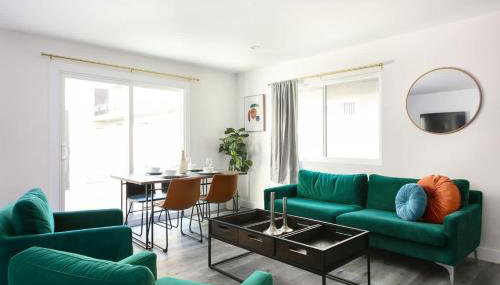 Relax in Spacious 3BR Apt Sleeps 8 and Parking - Foto 5