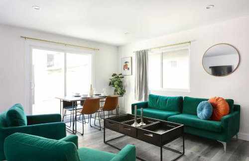 Relax in Spacious 3BR Apt Sleeps 8 and Parking - Foto 5