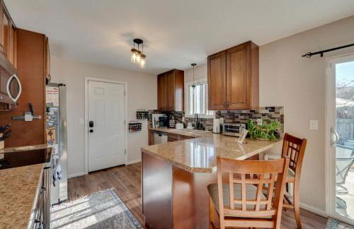 Loveland Home with Private Hot Tub and Wood Fireplace! - Foto 7