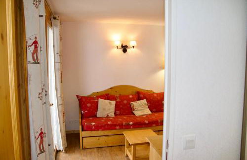 Appartement 6 places aux pieds des pistes avec piscine, wifi et parking privé, salle de bain refaite à neuf - Foto 9