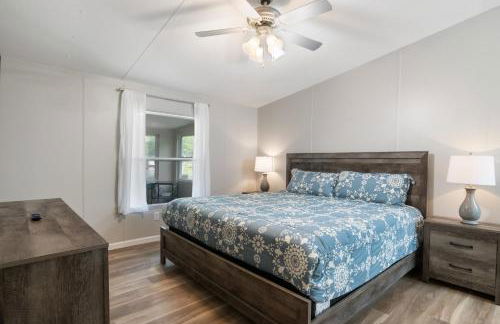 New! 2 Homes-Firepit, Hot Tub, Huge Yard and Dock - Foto 23