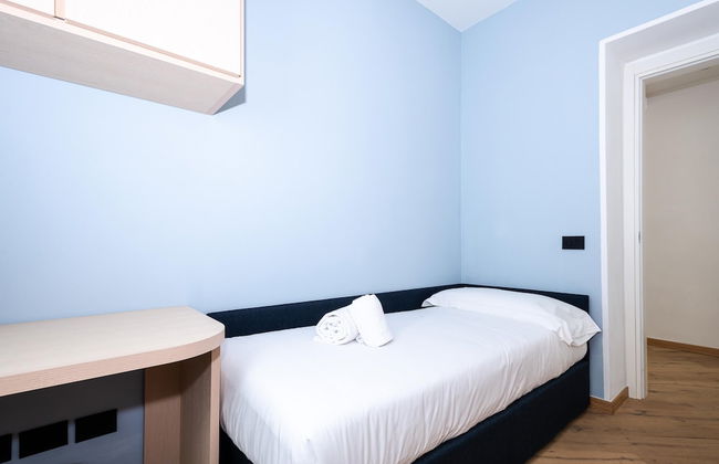 Luxury 1 in Como With 2 Bedrooms and 2 Bathrooms - Photo 14