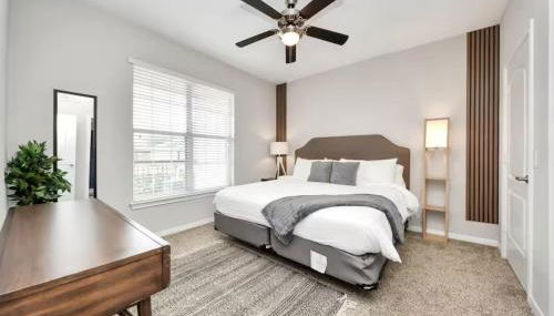 Modern 1BR Retreat Open Layout, Workspace, Views - Photo 2