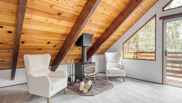 Avalon Pines by Avantstay 5 Mins From Bear Mountain Ski Resort - Foto 5, Interior