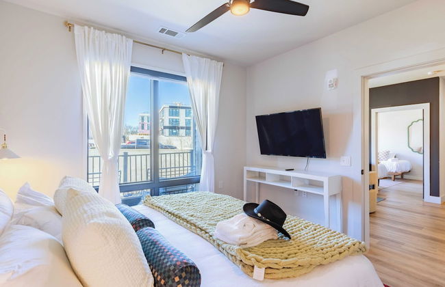 Walkable Midtown Location Modern Amenities, Pool & Gym Anthem by Avantstay - Foto 20