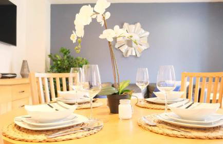 Spacious 4 Bedroom Home with Garden in Bedford - Foto 2