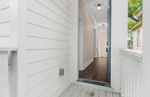 Renovated Dog Friendly Duplex Near Food & Fun Fully Fenced Yard and Private Parking - Foto 55