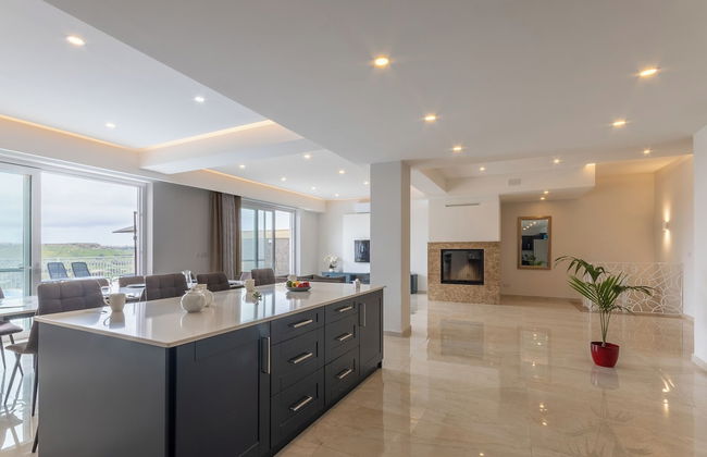 Magnifica Gozitan Villa Pool And Jacuzzi - Foto 33