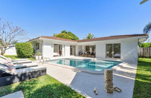 Charming Coral Ridge 2BR 2BA Near Beach plus Pool - Foto 27