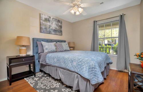 Relaxing Backyard with Fire Pit and Near Parks - Foto 19