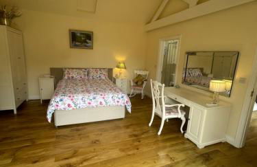 The Annexe Barnfield Farm 2 King Bed - Photo 9