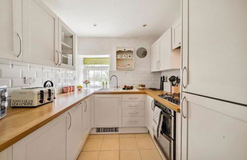 Live the coastal cottage dream in Dorset AONB - Photo 7