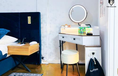 The Stallion #104 - Brand New Modern Spacious Loft with Patio - Walkable to attractions - Foto 11