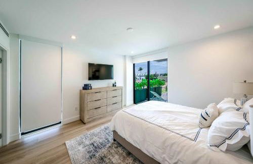 Bayview Villa by Rove Travel - Waterfront with Patio - Foto 39