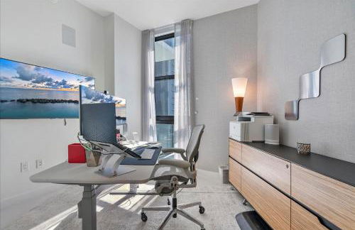 POSH Ocean View Penthouse - Heated Pool, Gym, Office! 10mins Beach - Foto 44