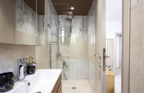 Villa Pasiphae - With Private Heated Pool - Photo 33