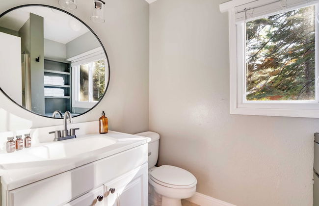 Homewood by Avantstay Amazing Family Cabin w/ Hot Tub & Sauna - Foto 18