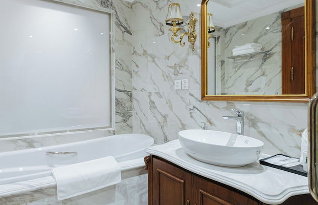 Luxe Paradise Suites Hotel - Photo 76