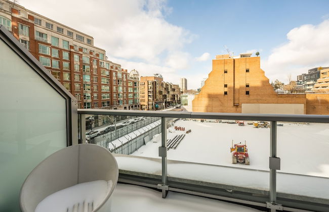 Charming Yorkville Condos - Photo 42