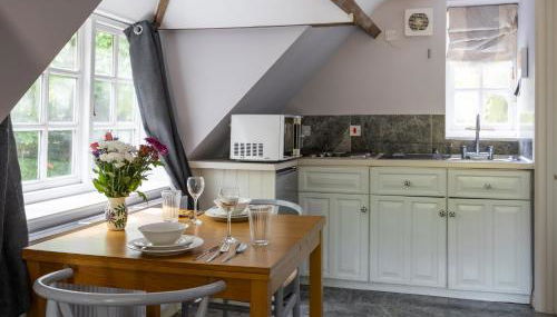 The Coach House Beautiful Georgian Apartment Wifi and Parking near Bath - Foto 2