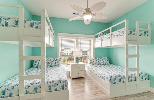 Steps to Shore! Just Beachy Home with Deck and Views - Foto 21