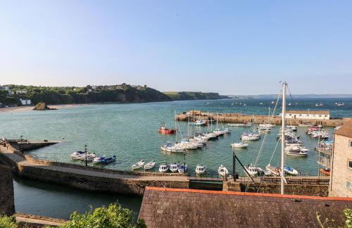 LunaRoxx, 6 Meadow Gardens, Kilgetty - Photo 33