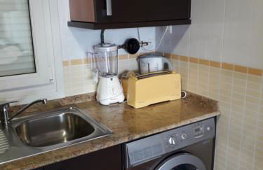 Atico céntrico con piscina comunitaria - Foto 12