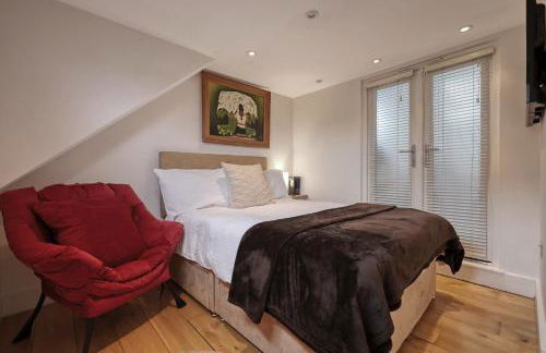 Dove House Wanstead - Stunning 4 Bedroom, 3 Bathroom House with Private Hottub & Gym - Escape London, in Lonon - Foto 44