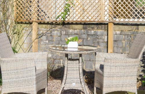 Periwinkle Cottage - Photo 13