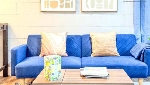 The Moose #12 - Brand New Modern Luxe Loft with Free Parking, King Bed & Fast WiFi - Foto 2