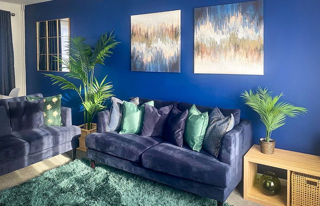 Phoenix House - Photo 1