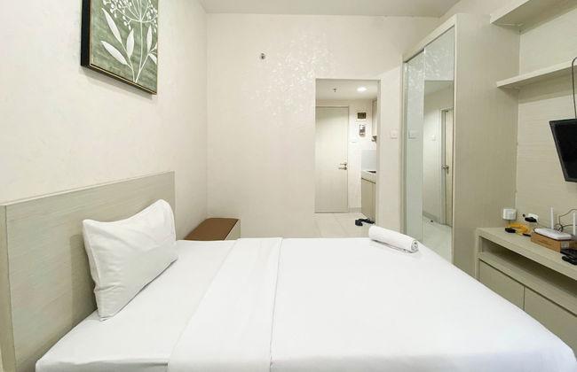 Minimalist And Homey Studio Room At Amartha View Apartment - Foto 2