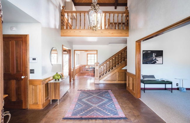 Cathedral by Avantstay Charming Secluded Estate w/ Sauna, Pool Table & Views of the Rolling Hills - Foto 5