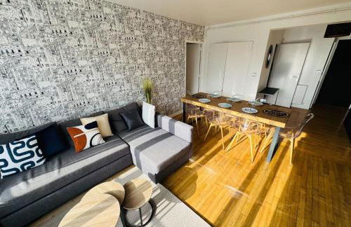 5-room apartment in the heart of the city center - Photo 1