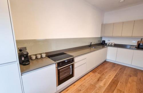 Altrincham Centre, 2 Bed, Bathtub, King Beds - Foto 4