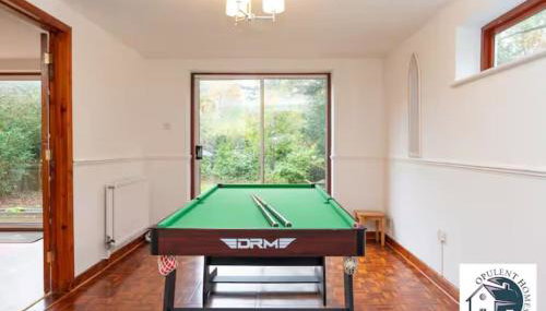 7 Bedroom Home - Contractor Stays - Reading Central - Foto 4, Game Room