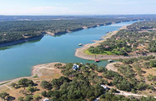 Luxury Lakefront Escape on Lake Travis - Photo 45