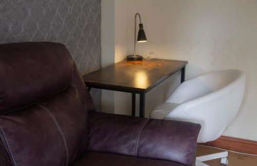 Spacious 4-bedroom Townhouse with Garden- Perfect for Groups! - Foto 14
