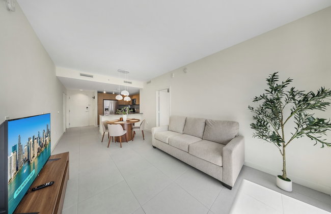 Downtown Doral Condo w-Free Parking - Foto 69